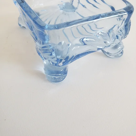 #Cambridge Caprice Moonlight Blue Glass Koi Fish Footed Cigarette Box - Picture 8 of 14